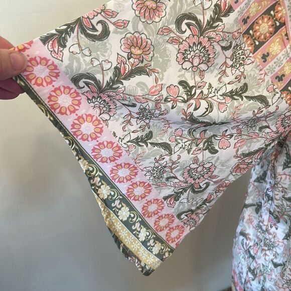 Floral Bohemian Women's Top - Picture 4 of 11